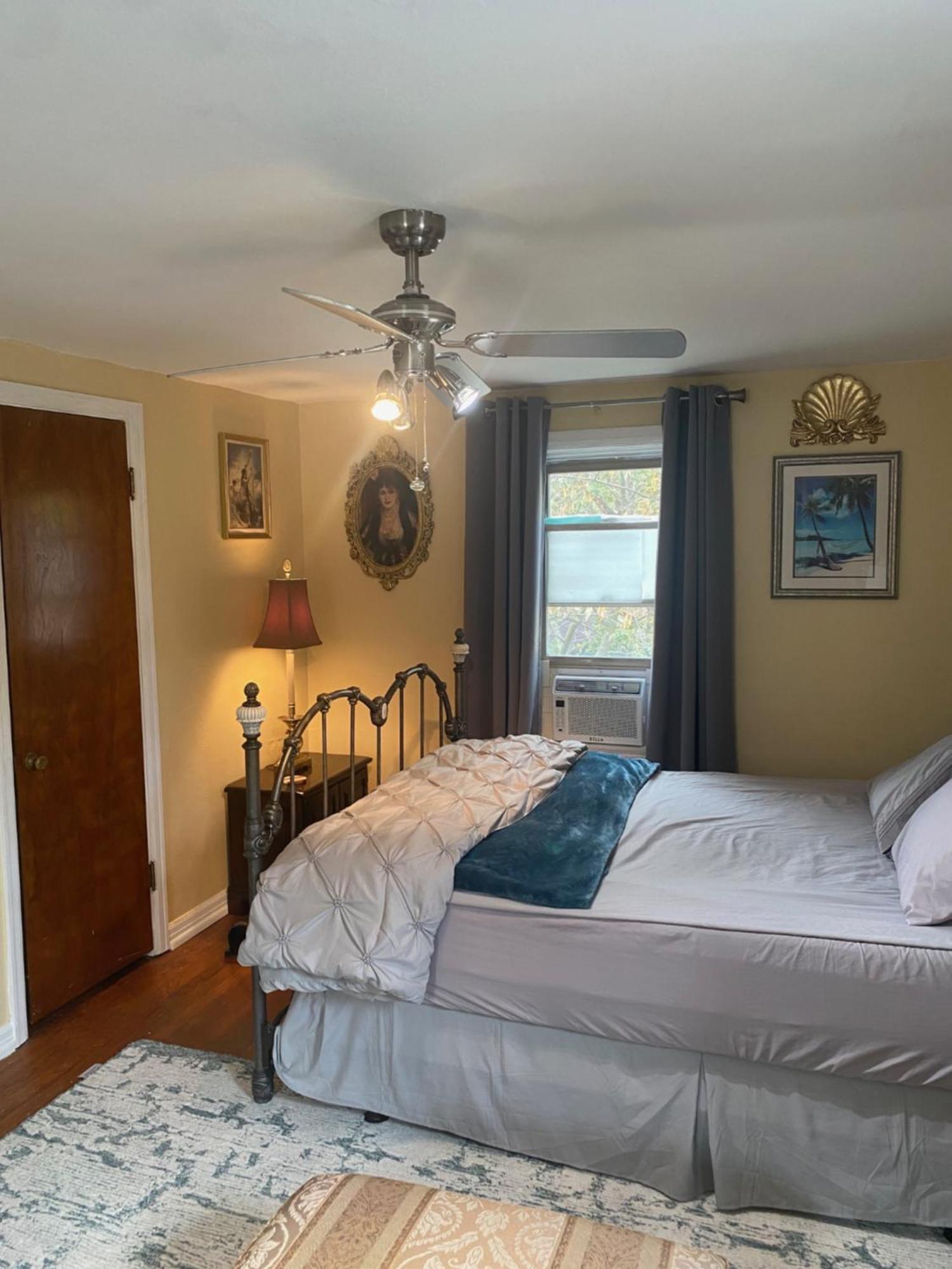 Cozy Room Near Airport & Highway 세인트루이스 객실 사진